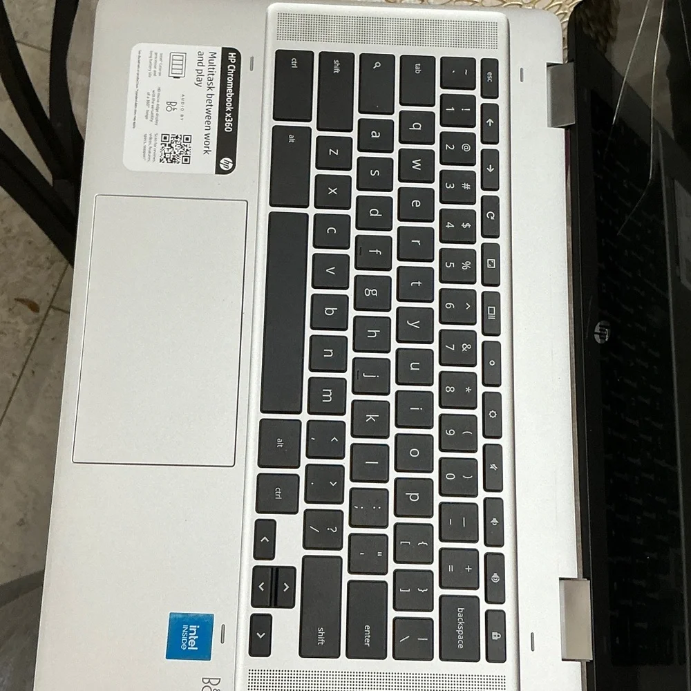 HP Chromebook - Sleek Silver Finish
